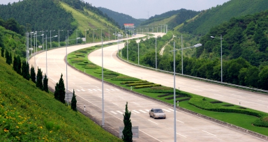 南寧市至吳圩機(jī)場高速公路